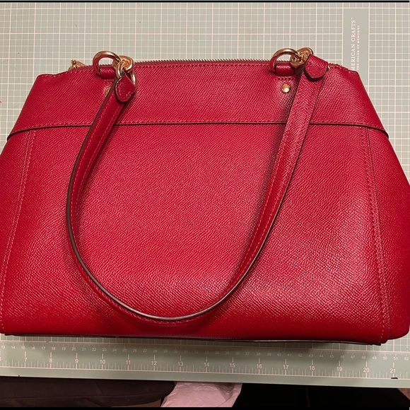 Coach leather cherry red purse w/shoulder straps - Picture 4 of 11